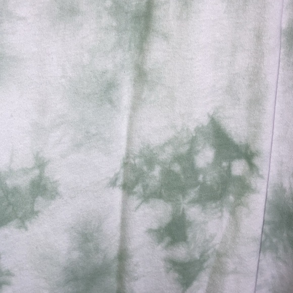 Cute graphic Tee size medium - Picture 4 of 5